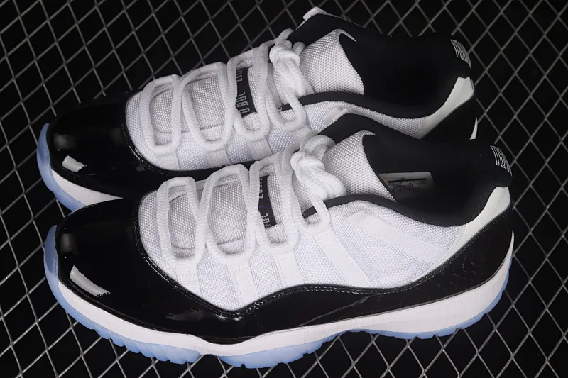 All categories Air Jordan Jordan series basketball shoes Air Jordan 11 F version Air Jordan 11 Low "Concord" AJ11 Kang buckle white black genuine carbon low-top basketball shoes 528895-153